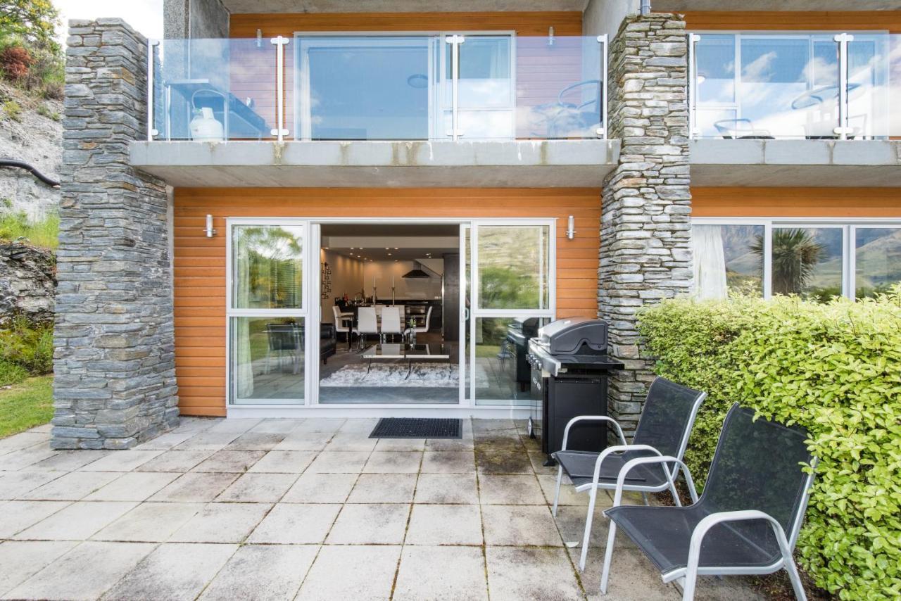 Lakeside Luxury With Spa Queenstown Exteriör bild